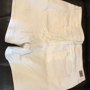 Lee regular fit shorts, size 18, color:  off white